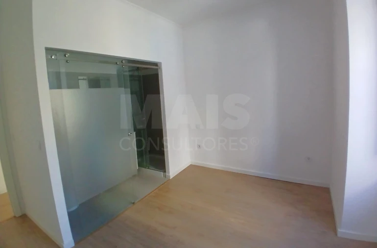 Apartamento T2 para Arrendamento em Laranjeiro e Feijó Foto 7