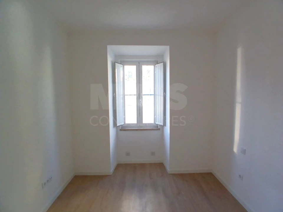 Apartamento T2 para Arrendamento em Laranjeiro e Feijó Foto 12