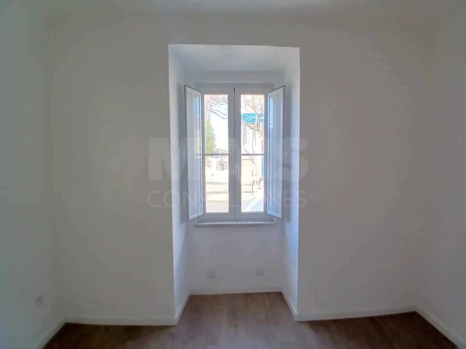 Apartamento T2 para Arrendamento em Laranjeiro e Feijó Foto 11