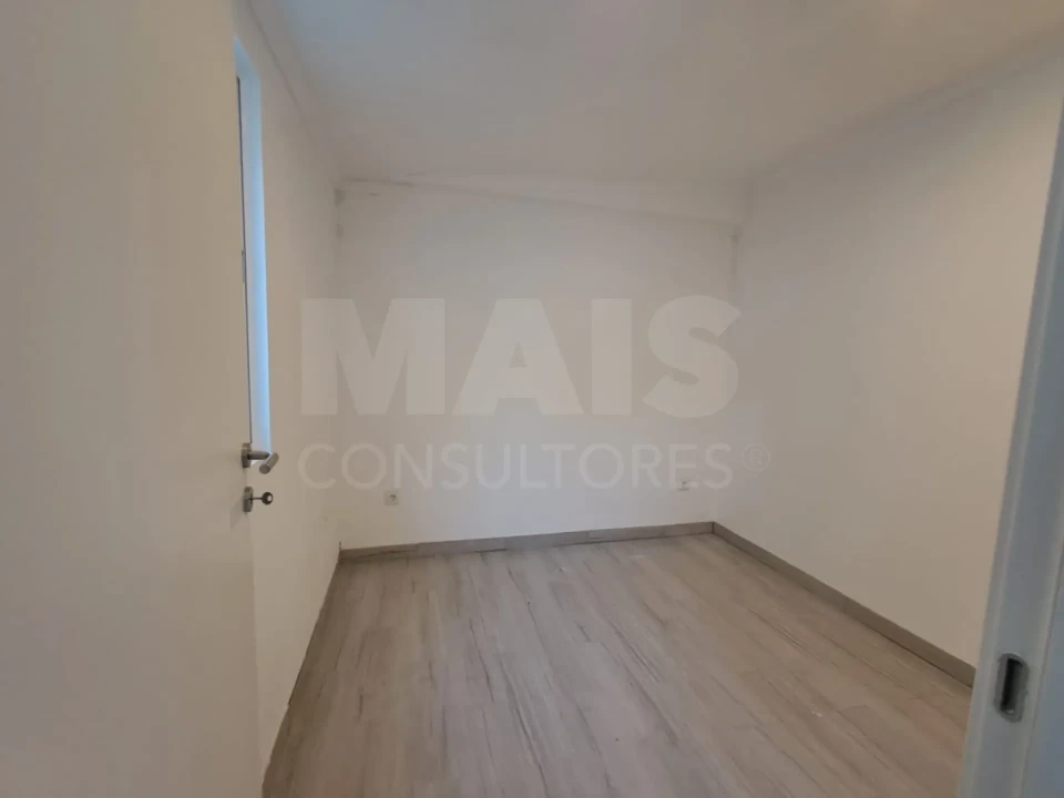 Moradia T1 para Arrendamento em Nossa Senhora do Pópulo, Coto e São Gregório Foto 2