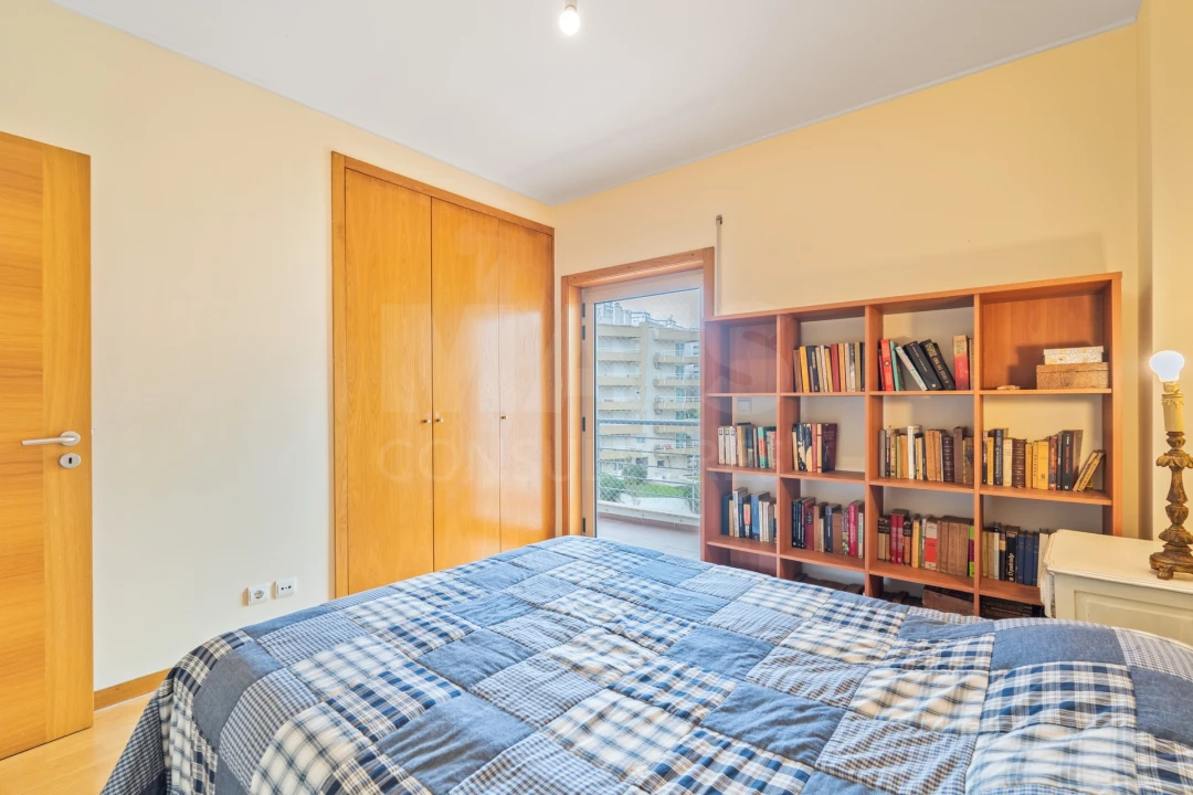 Apartamento T2 para Venda em Portimão Foto 9