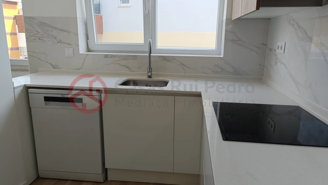 Apartamento T3 para Venda em Laranjeiro e Feijó Foto 3