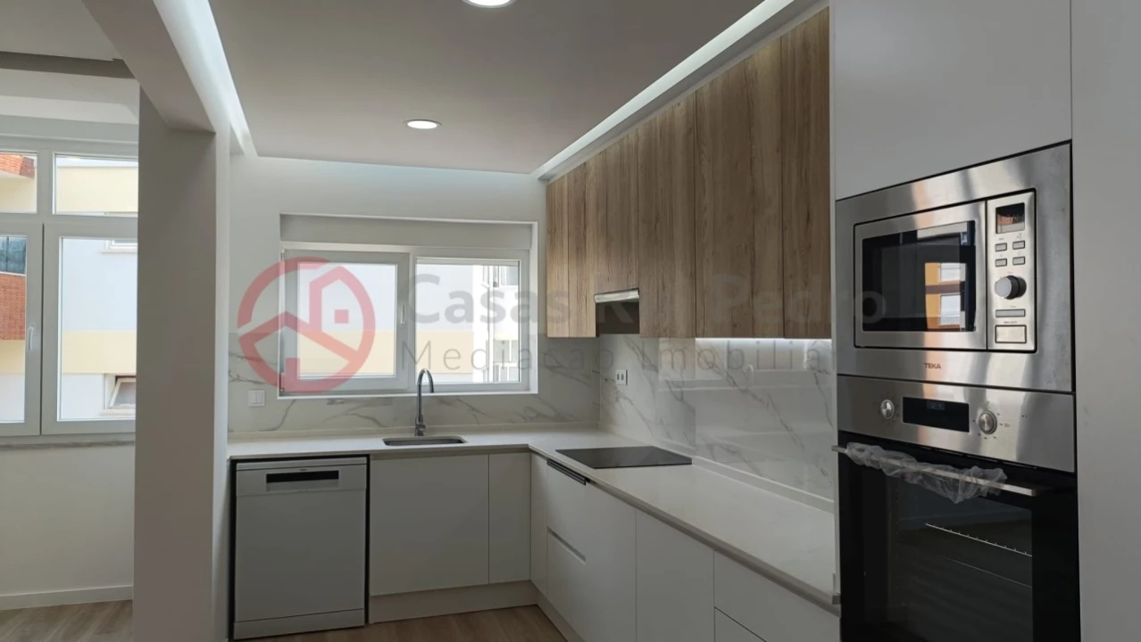 Apartamento T3 para Venda em Laranjeiro e Feijó Foto 5