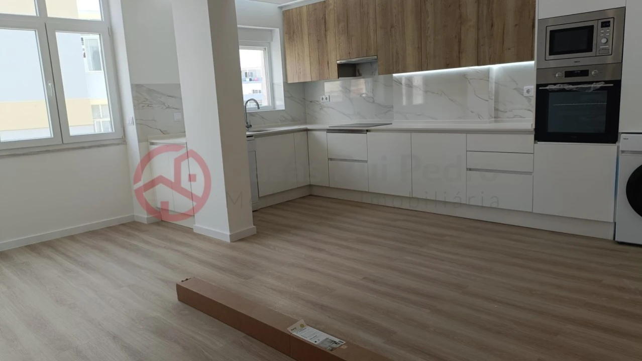 Apartamento T3 para Venda em Laranjeiro e Feijó Foto 9