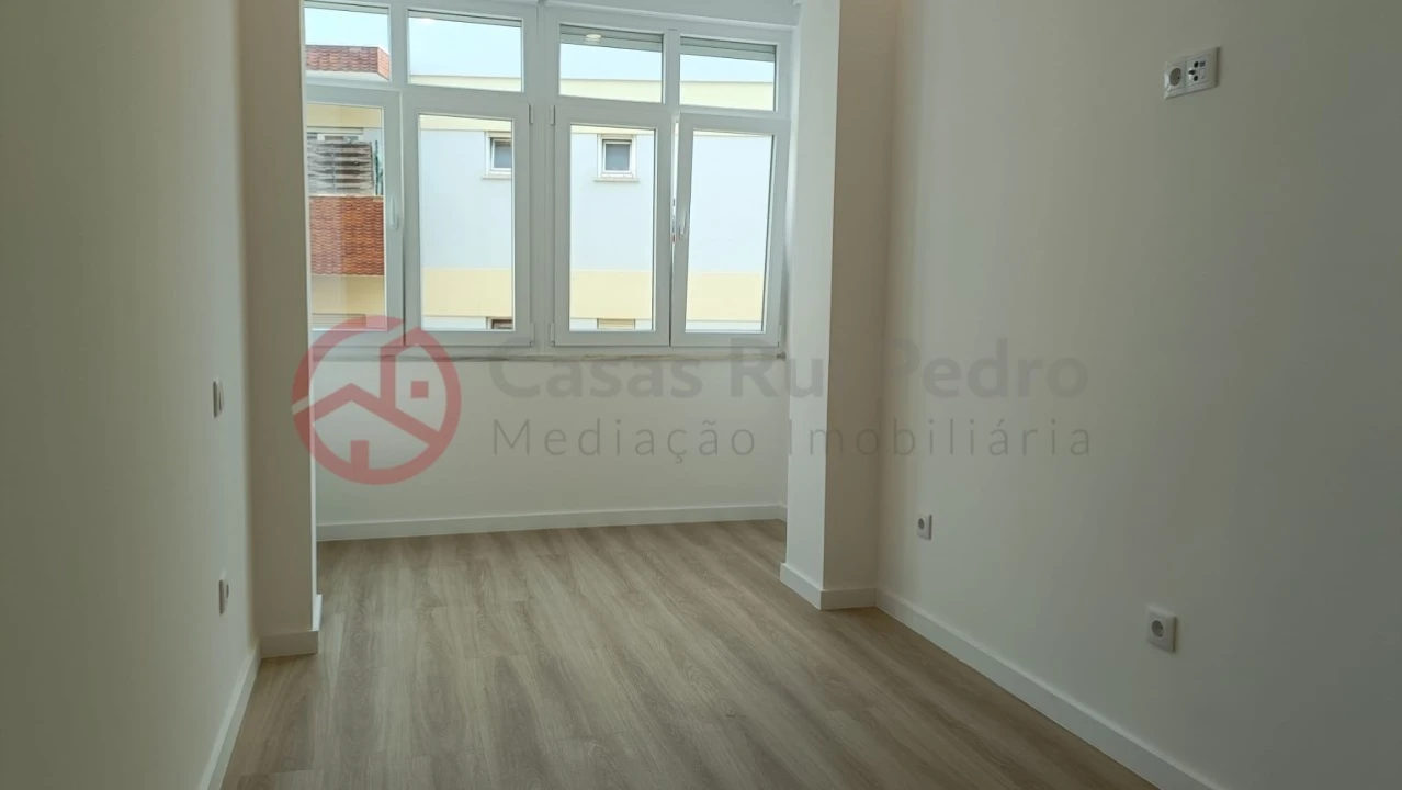 Apartamento T3 para Venda em Laranjeiro e Feijó Foto 13