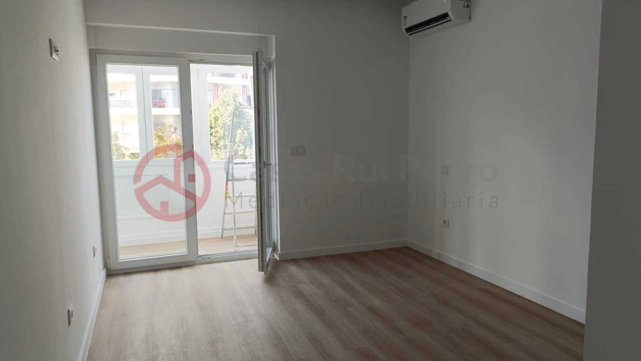 Apartamento T3 para Venda em Laranjeiro e Feijó Foto 17