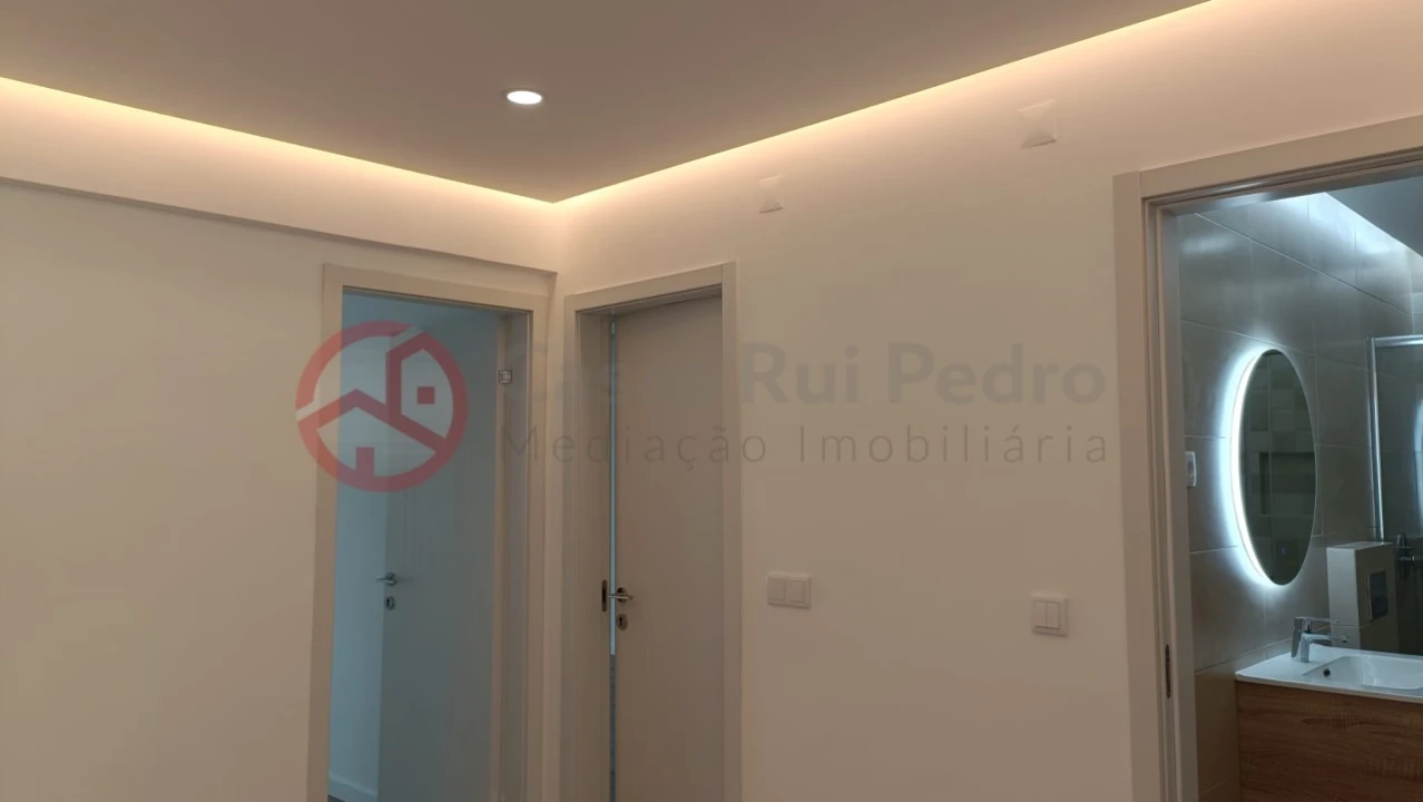 Apartamento T3 para Venda em Laranjeiro e Feijó Foto 25