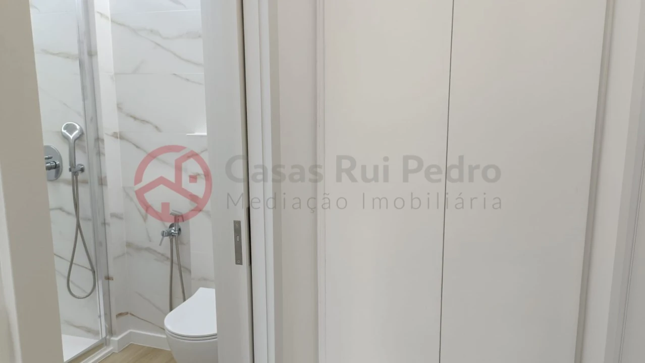 Apartamento T3 para Venda em Laranjeiro e Feijó Foto 28