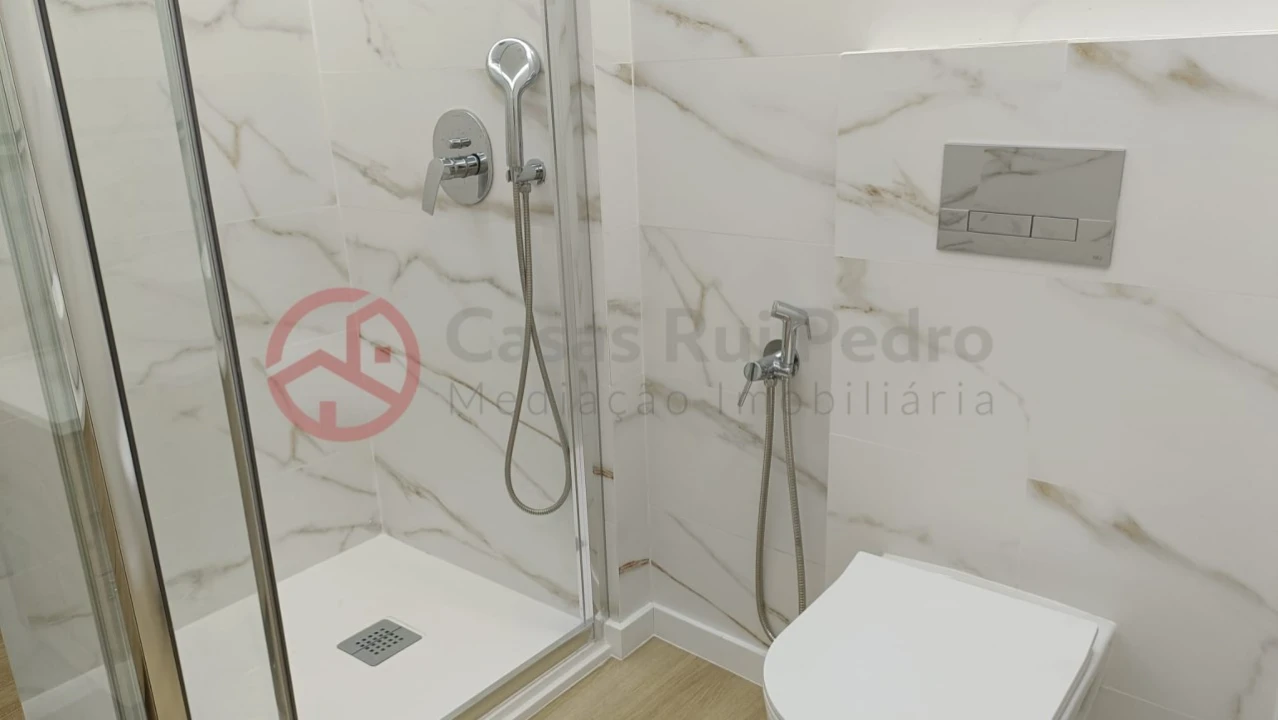 Apartamento T3 para Venda em Laranjeiro e Feijó Foto 30