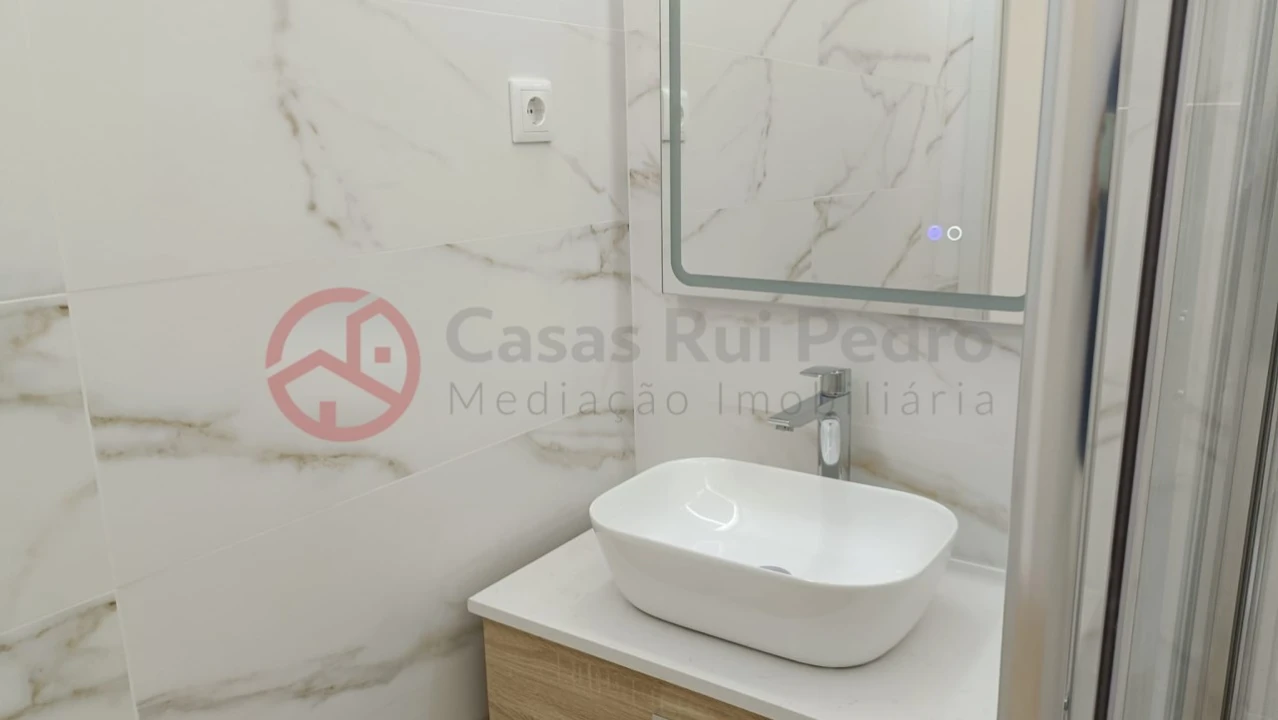 Apartamento T3 para Venda em Laranjeiro e Feijó Foto 35