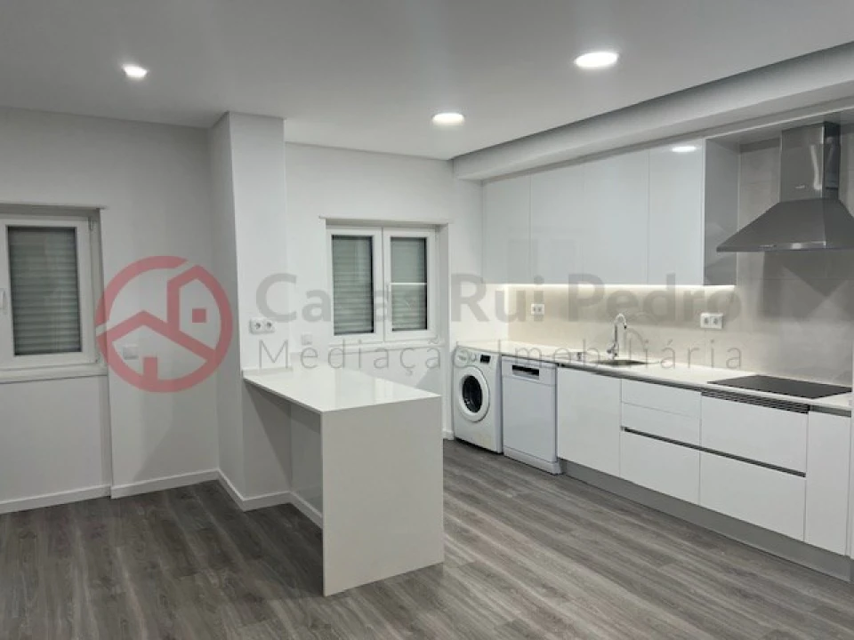 Apartamento T2 para Venda em Seixal, Arrentela e Aldeia de Paio Pires Foto 2