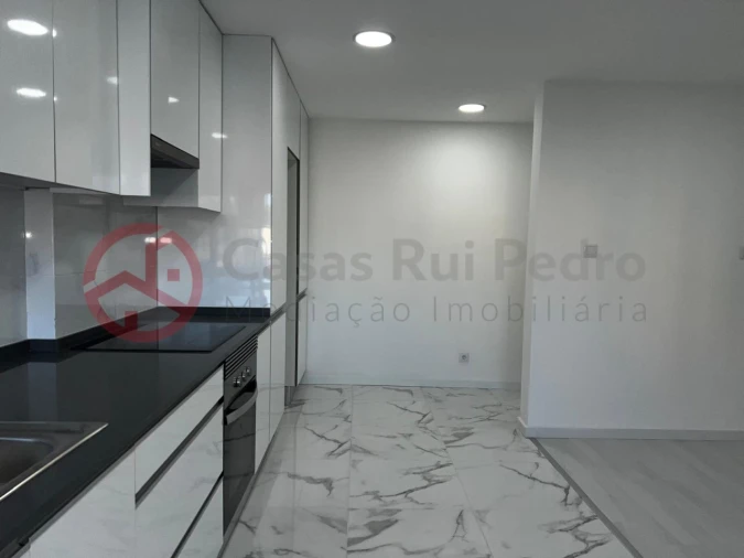 Apartamento T2 para Venda em Seixal, Arrentela e Aldeia de Paio Pires Foto 8