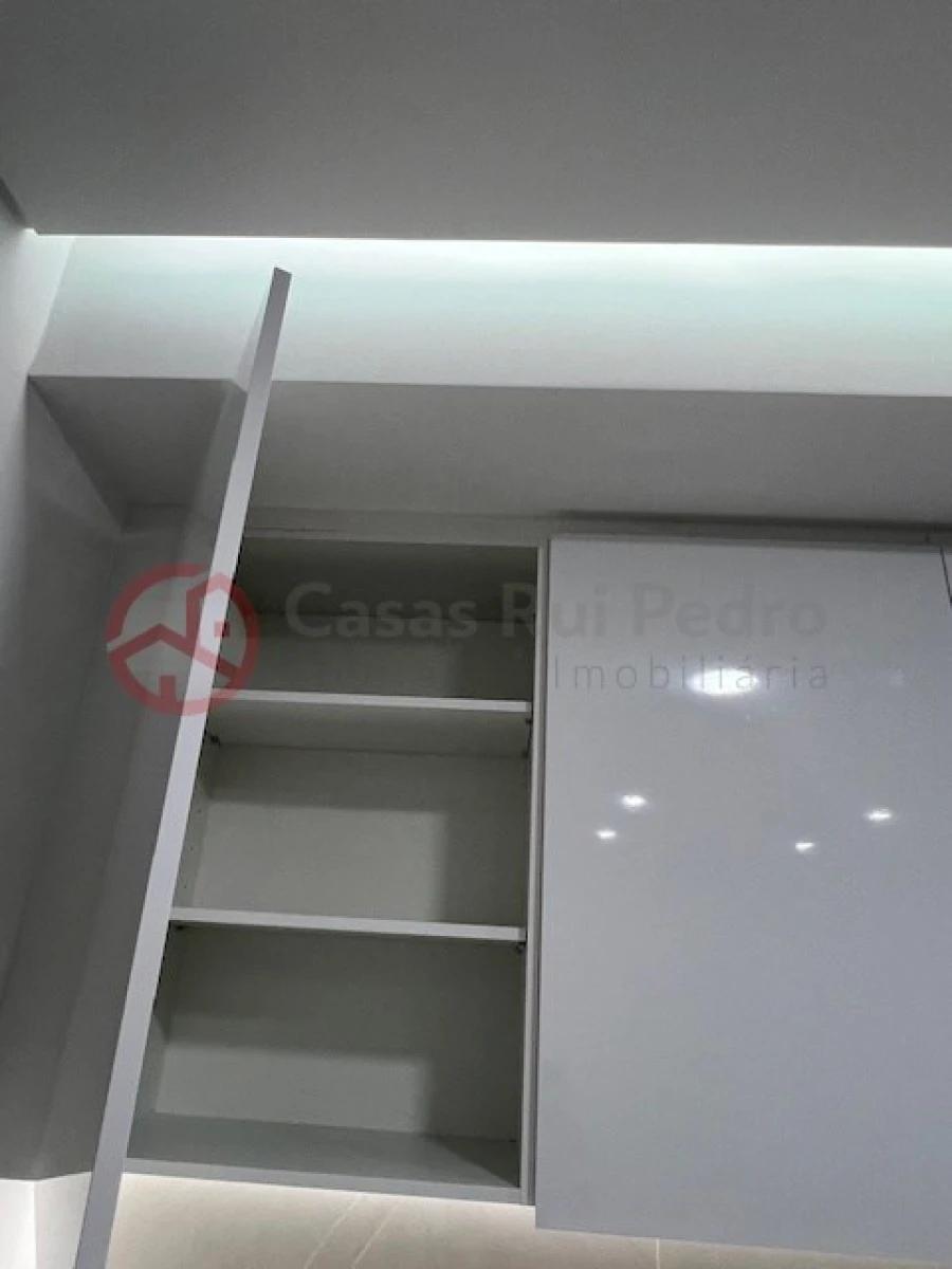 Apartamento T1 para Venda em Laranjeiro e Feijó Foto 24