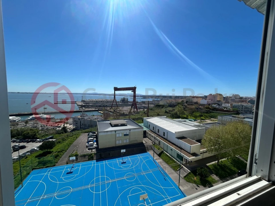 Apartamento T4 para Venda em Almada, Cova da Piedade, Pragal e Cacilhas Foto 4