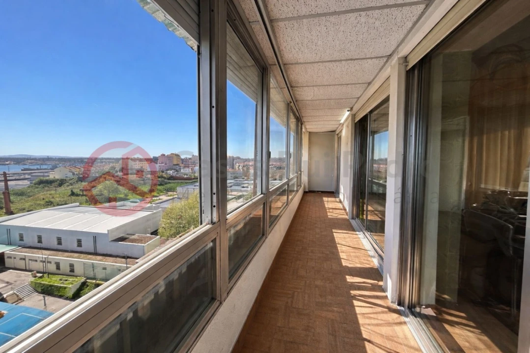 Apartamento T4 para Venda em Almada, Cova da Piedade, Pragal e Cacilhas Foto 3