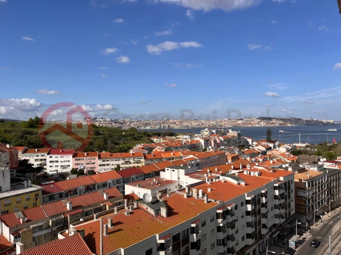 Apartamento T4 para Venda em Almada, Cova da Piedade, Pragal e Cacilhas Foto 2