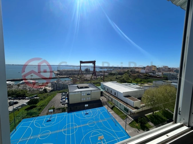 Apartamento T4 para Venda em Almada, Cova da Piedade, Pragal e Cacilhas Foto 4