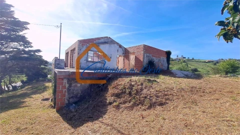 Moradia T3 para Venda em Salir de Matos