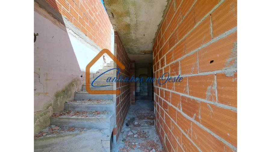 Moradia T3 para Venda em Salir de Matos Foto 4