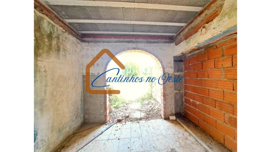 Moradia T3 para Venda em Salir de Matos Foto 6