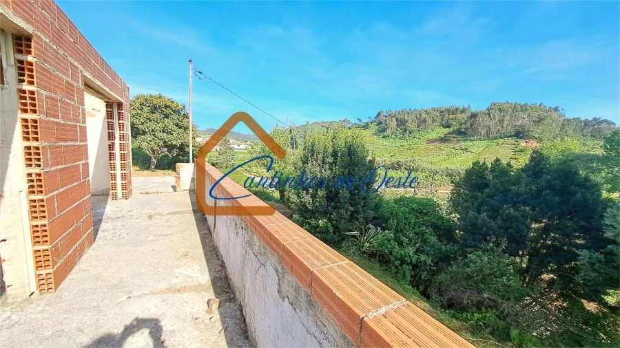 Moradia T3 para Venda em Salir de Matos Foto 9