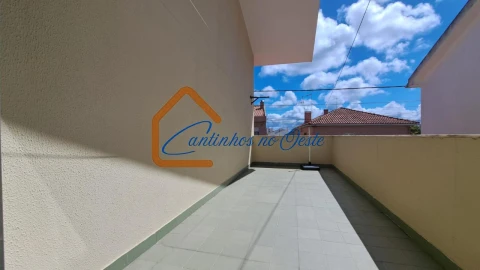 Moradia T5 para Venda em Nossa Senhora do Pópulo, Coto e São Gregório