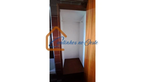 Moradia T5 para Venda em Nossa Senhora do Pópulo, Coto e São Gregório