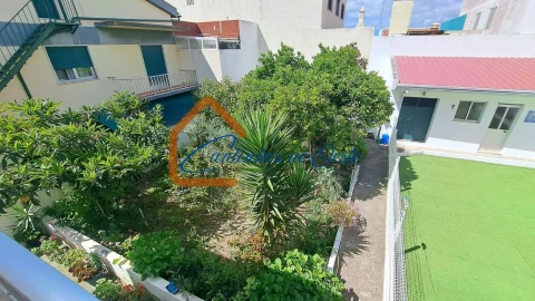Moradia T5 para Venda em Nossa Senhora do Pópulo, Coto e São Gregório