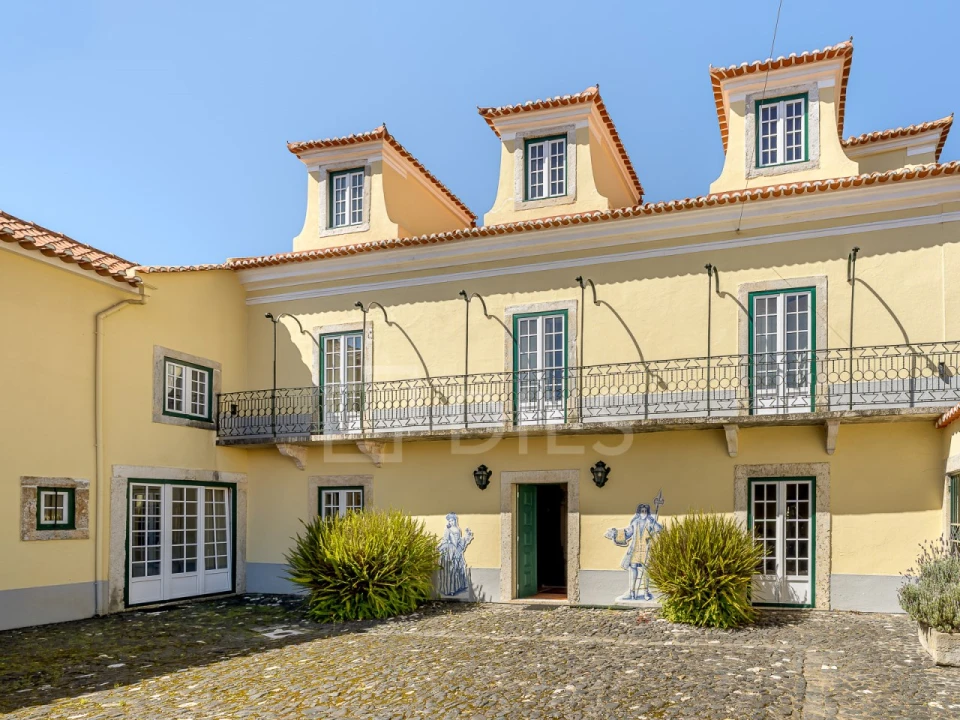 Moradia T7 para Venda em Carnide Foto 2