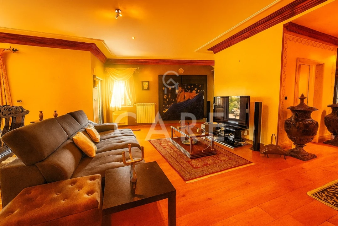 Moradia T6 para Venda em Queluz e Belas Foto 8