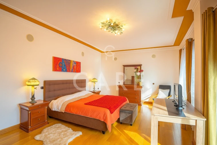 Moradia T6 para Venda em Queluz e Belas Foto 58