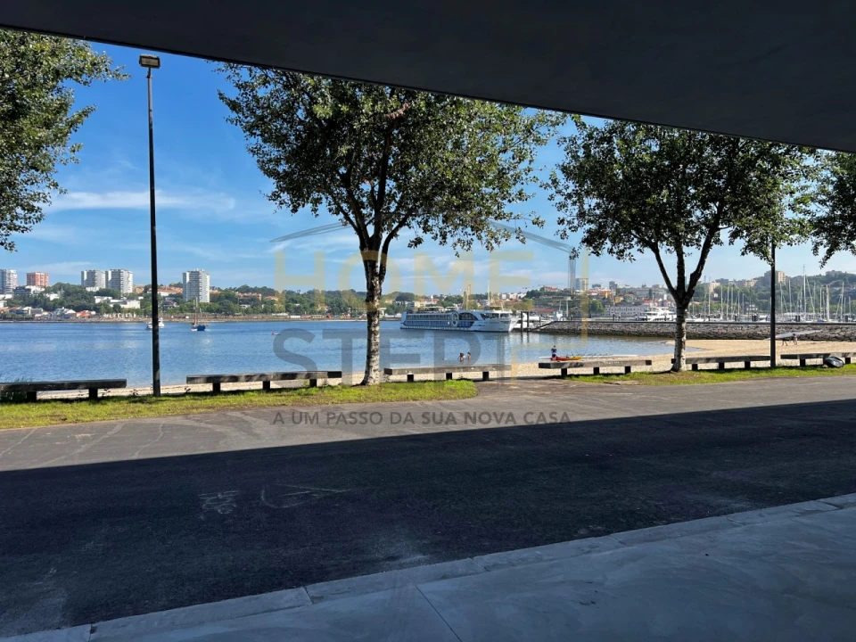 Loja para Arrendamento em Canidelo Foto 9