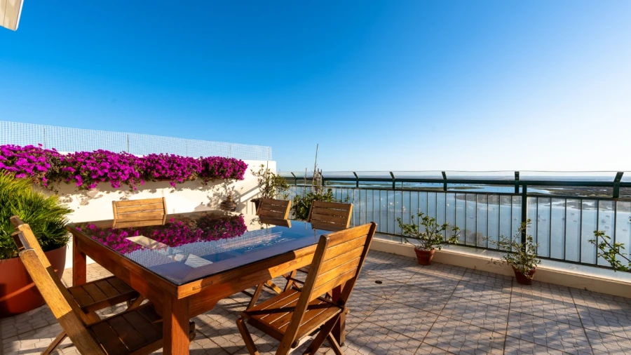 Apartamento T7 para para venda em Faro (Sé e São Pedro)