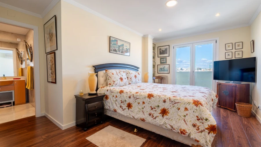 Apartamento T7 para para venda em Faro (Sé e São Pedro) Foto 23