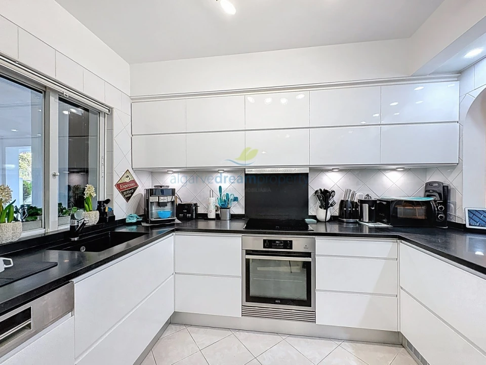 Apartamento T2 para Venda em Albufeira e Olhos de Água Foto 11