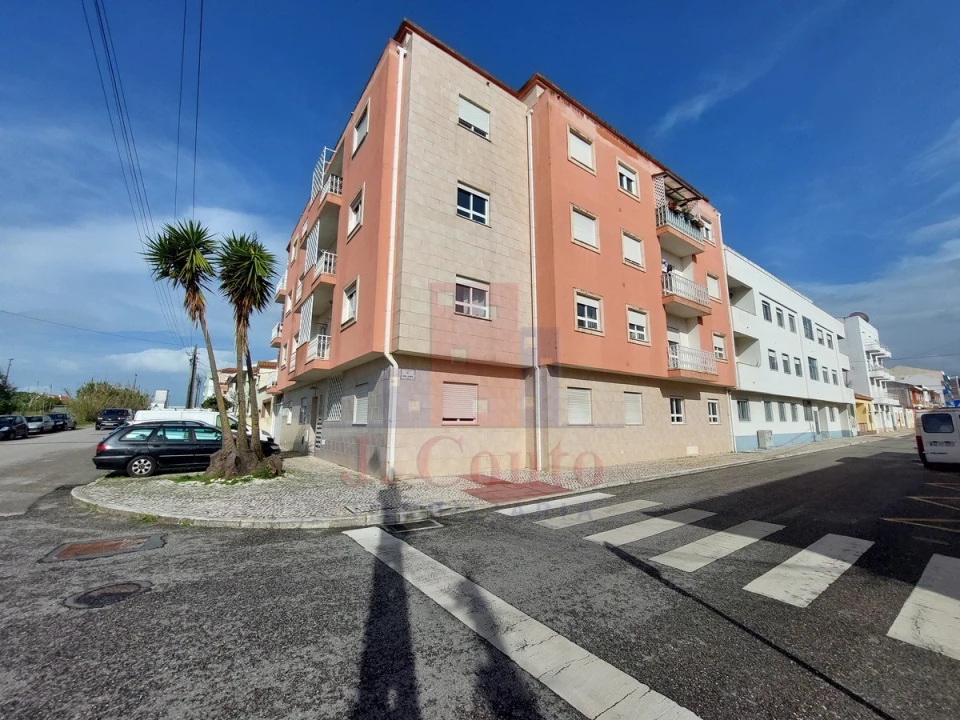 Apartamento T2 para Venda em Caldas da Rainha - Santo Onofre e Serra do Bouro Foto 1