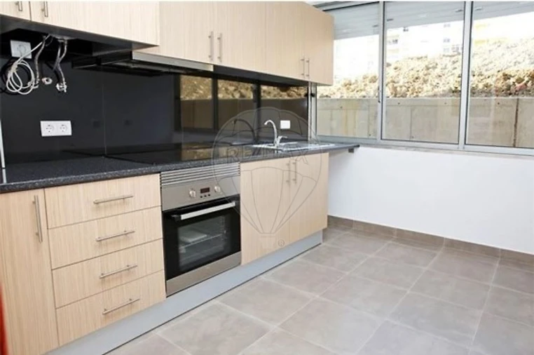 Apartamento T1 para Arrendamento em Vila Franca de Xira Foto 3