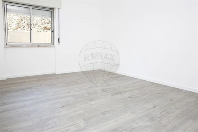 Apartamento T1 para Arrendamento em Vila Franca de Xira Foto 8