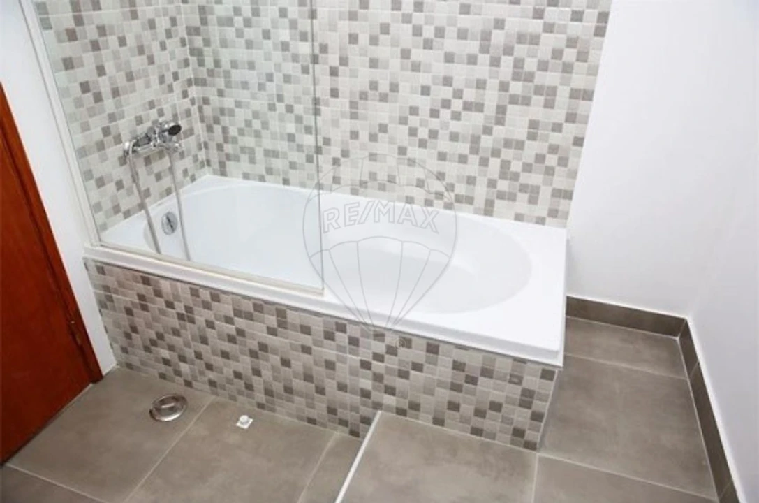 Apartamento T1 para Arrendamento em Vila Franca de Xira Foto 11