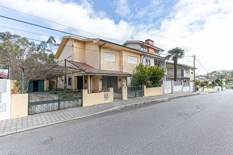 Moradia T3 para Venda em Pedroso e Seixezelo Foto 1