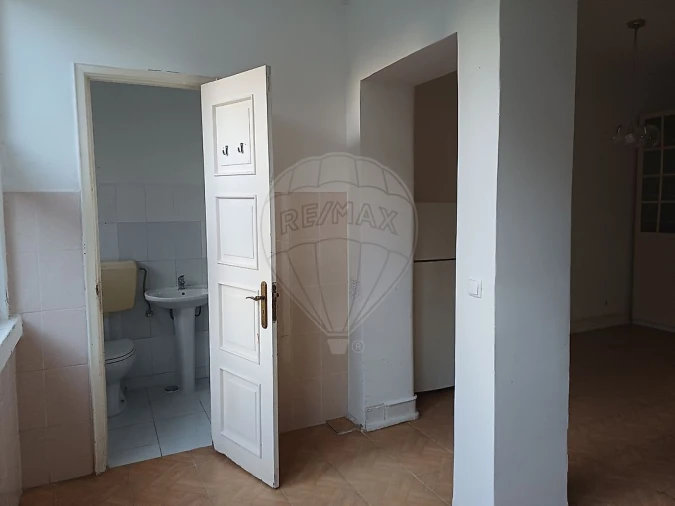 Apartamento T3 para Arrendamento em Alvalade Foto 2