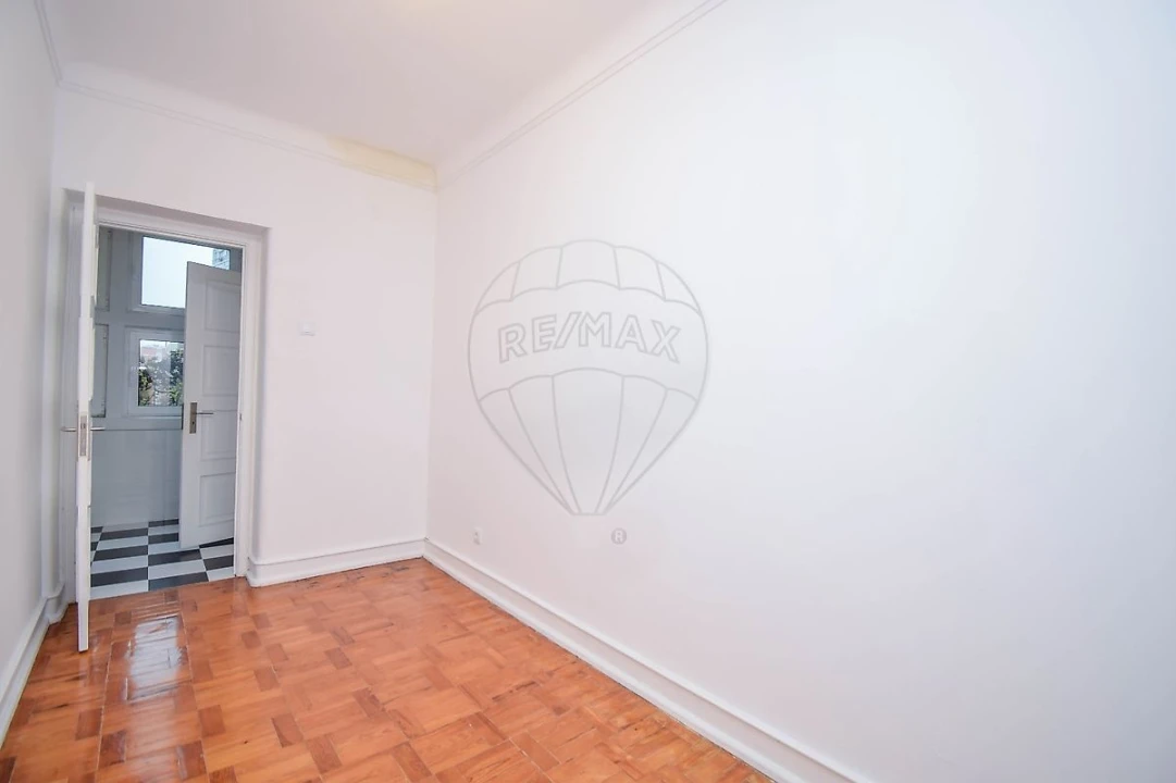 Apartamento T5 para Arrendamento em Alvalade Foto 16
