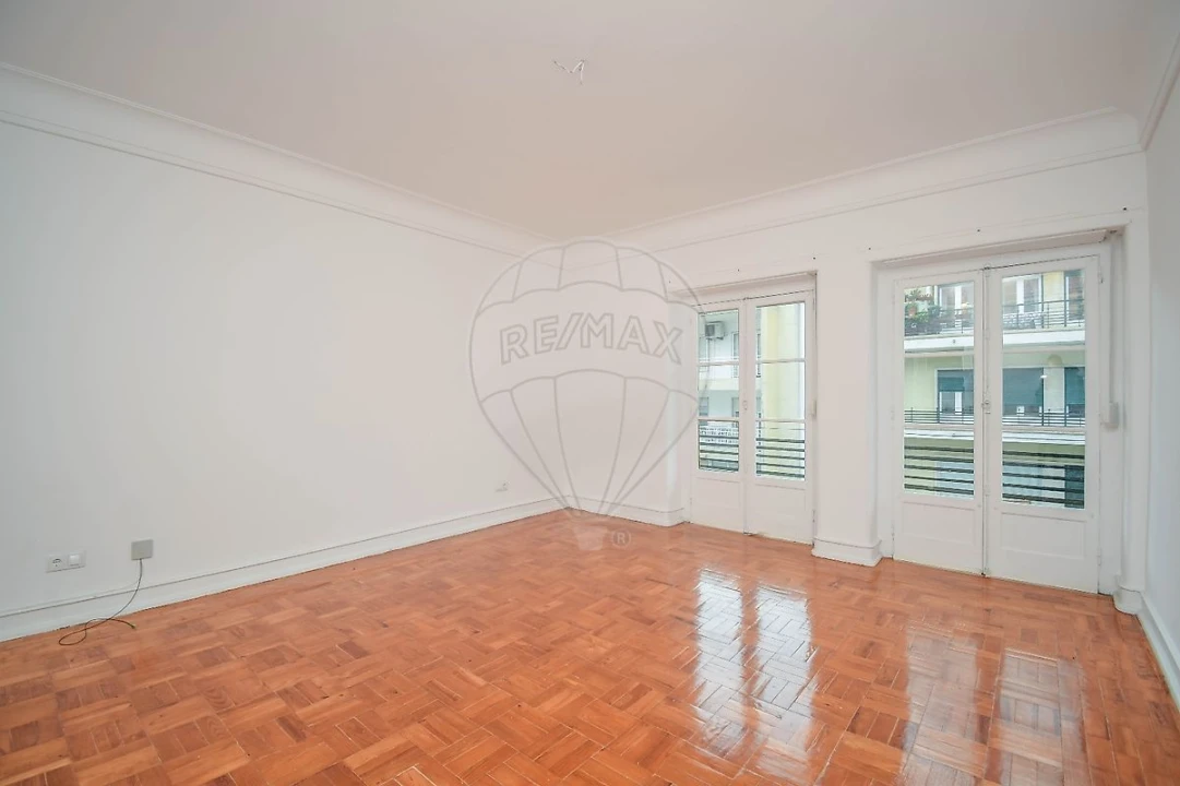 Apartamento T5 para Arrendamento em Alvalade Foto 25