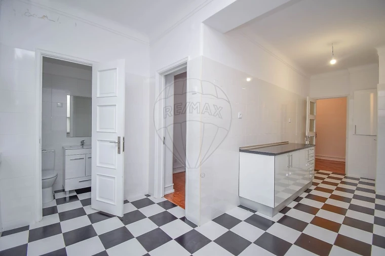 Apartamento T5 para Arrendamento em Alvalade Foto 19