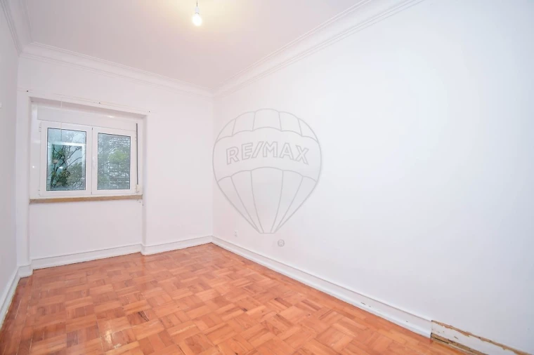 Apartamento T5 para Arrendamento em Alvalade Foto 2