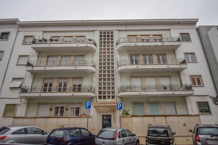 Apartamento T5 para Arrendamento em Alvalade Foto 24