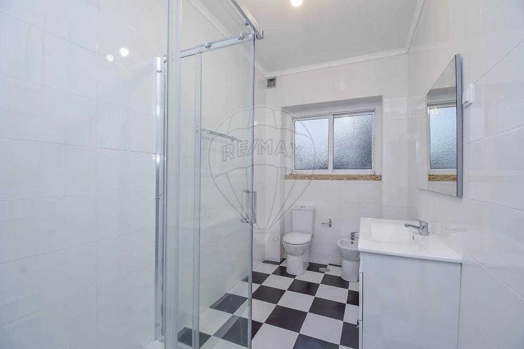 Apartamento T5 para Arrendamento em Alvalade Foto 18