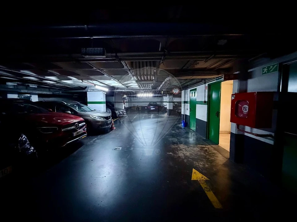 Garagem para Venda em Avenidas Novas Foto 2