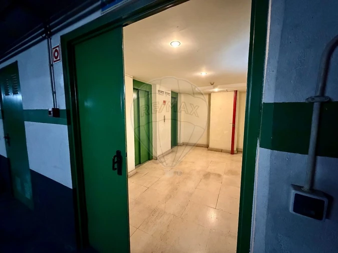 Garagem para Venda em Avenidas Novas Foto 3