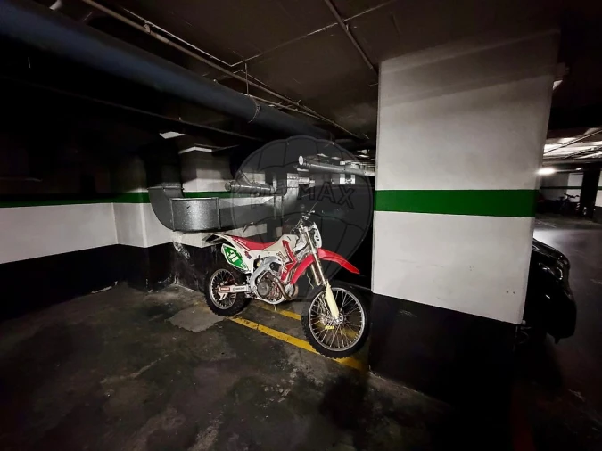 Garagem para Venda em Avenidas Novas Foto 11